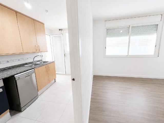 Piso en venta en calle Xaloc del, Rubí, de 65 m² 3 habitaciones por 185.000