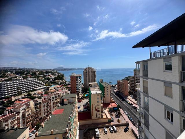 Piso en venta en Calp, Zona Levante Playa Fossa. Apartamento totalmente reformado en Calpe con vistas al mar. Pisos.