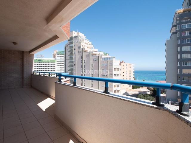 Piso en venta en Calp, Zona Levante Playa Fossa. Luminoso piso mediterráneo con vistas al mar en el centro de Calpe. Pisos.
