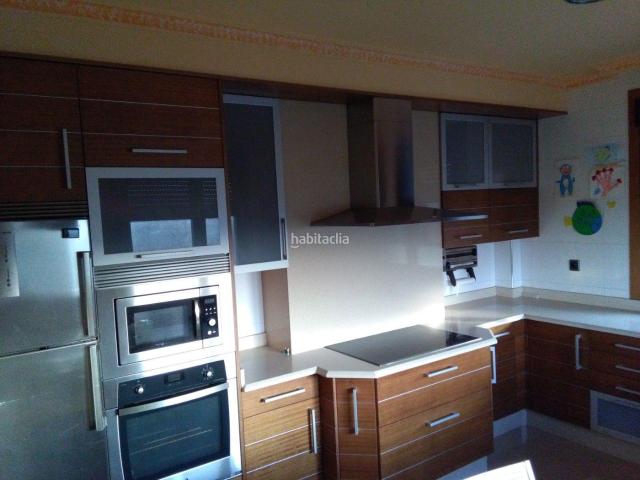 Piso en venta en Cambados. Vivienda en muy buenas condiciones. Pisos.