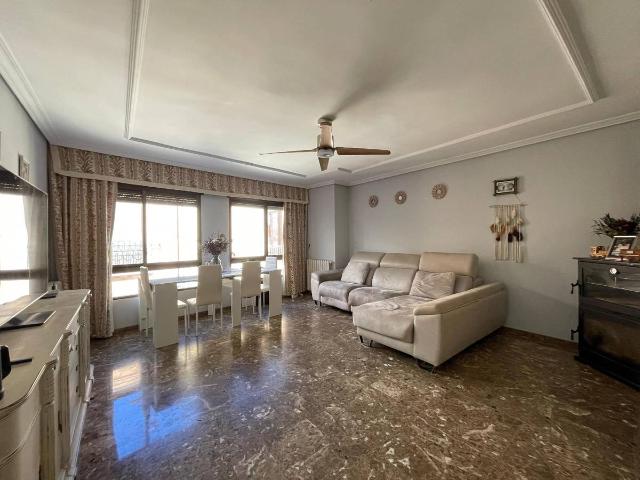 Piso en Venta en Camino de Onda Salesianos