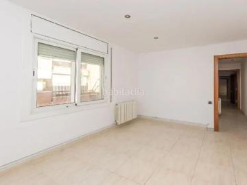 Piso en venta en Canovelles. Canovelles, Barcelona. EN RENTABILIDAD se vende alquilado, no se puede visitar ni hipotecar. Pisos.