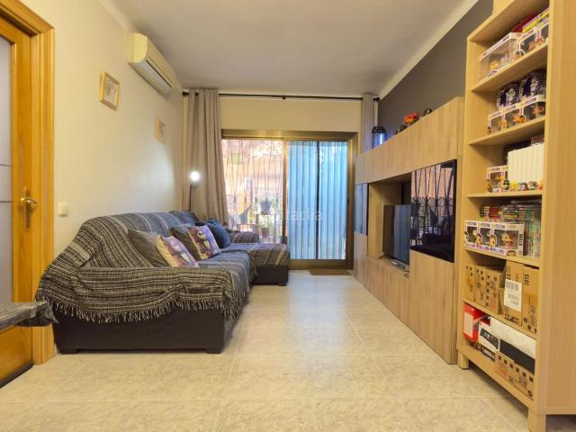 Piso en venta en Canovelles. Piso en venta en Canovellas de 4 habitaciones para entrar a vivir!. Pisos.