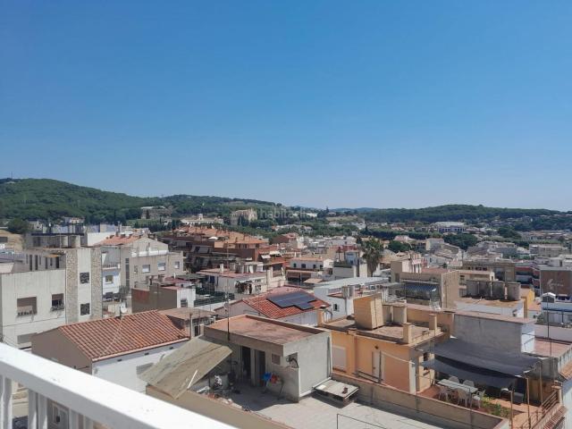 Piso en venta en Canet de Mar. FANTASTICO APARTAMENTO CON TERRAZA DE 19 M2, VISTAS A MAR!. Pisos Canet de.