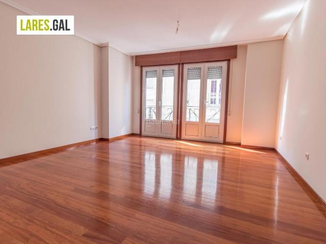 Piso en venta en Cangas, Coiro. Piso a la venta en el centro de Cangas. Pisos.