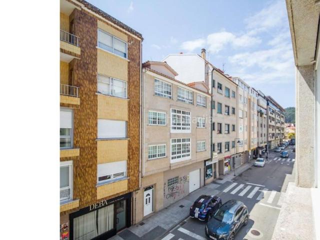 Piso en venta en Cangas, Coiro. Piso reformado en la calle Baiona, Cangas. Pisos.