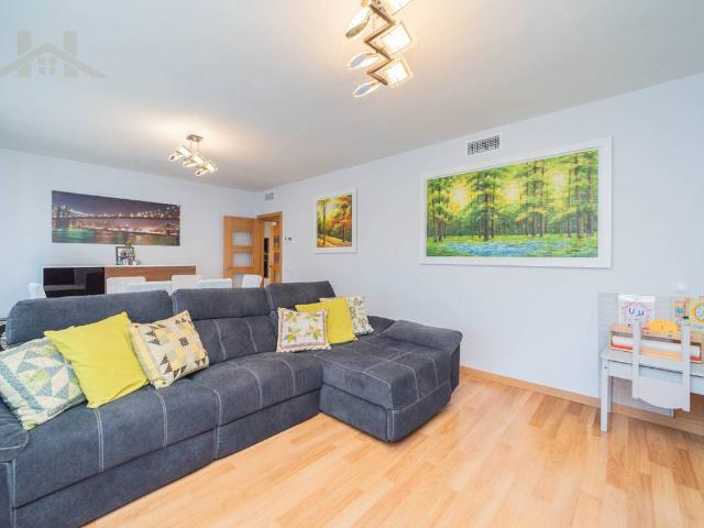 Piso en Venta en Sur PAU 4