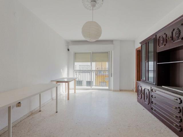 Piso en venta en Cantillana. Solvia Inmobiliaria Piso Cantillana. Pisos.