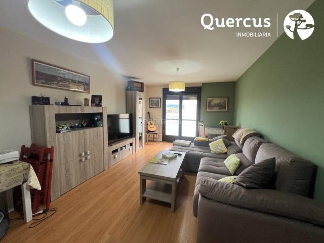 Piso en venta en Cantimpalos. Acogedor apartamento con un dormitorio y un baño con ducha, muy luminoso y tranquilo. Con dos plazas de Garaje y dos trasteros.Ubi. Pisos.
