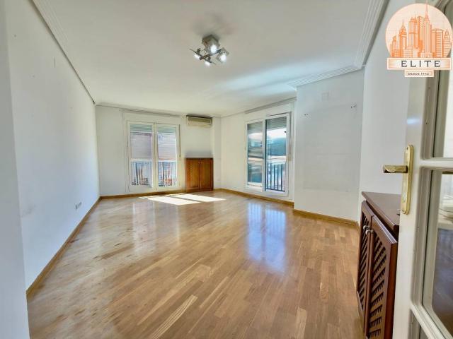 Piso en Venta en Casco Antiguo