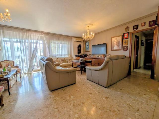 Piso en Venta en Casco Antiguo