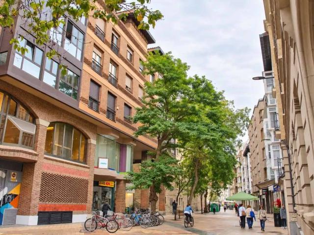 Piso en Venta en Casco Viejo