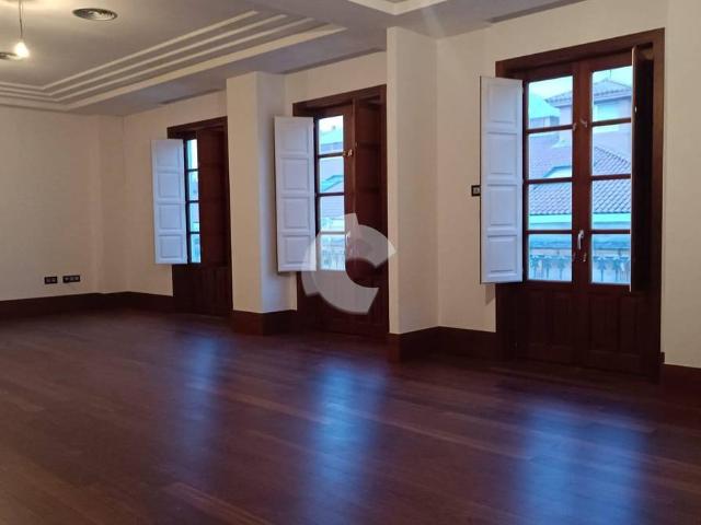 Piso en Venta en Casco Viejo