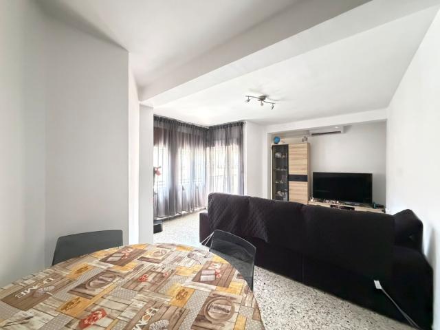 Piso en venta en Caspe. LUMINOSO PISO EXTERIOR EN UNA DE LAS MEJORES ZONAS DE CASPE. Pisos.
