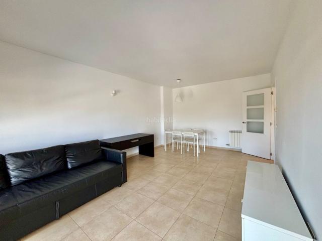 Piso en venta en Cassà de la Selva. Piso en venta con inquilinos en Cassà de la Selva Última planta con vistas, luz y comodidad. Pisos Cassà de la.
