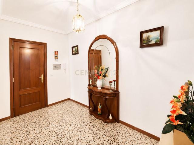 Piso en venta en Castuera. OPORTUNIDAD EN CASTUERA PISO DE 3 DORMITORIOS CON COCHERA PARA 2 COCHES. Pisos.