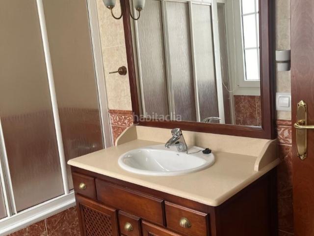 Piso en venta en Castuera. CASA DE 3 PLANTAS DE 170 m2 LOCAL, PISO Y BUHARDILLA. Pisos.