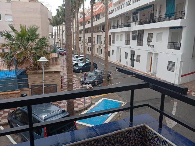 Piso en venta en Castell de Ferro. Gran piso a 50 metros de la playa. Pisos Castell de.