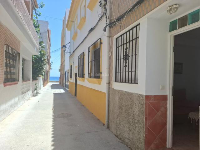 Piso en venta en Castell de Ferro. Vivienda en planta baja junto al Mar. Pisos Castell de.