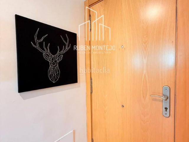 Piso en venta en Castellanos de Moriscos. Amplia y soleada vivienda con garaje. Pisos Castellanos de.