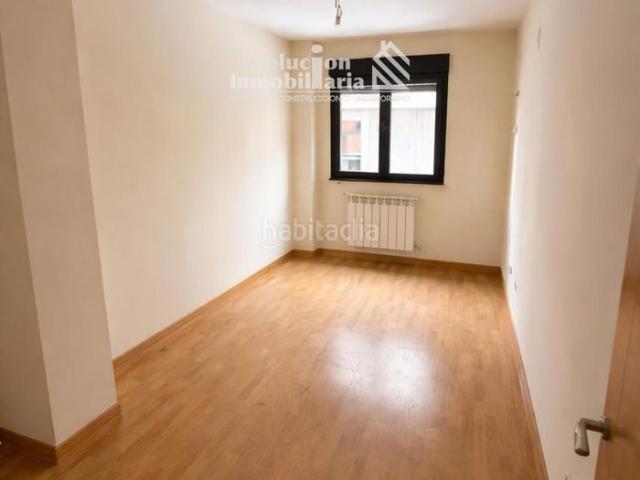 Piso en venta en Castellanos de Moriscos. PISO EN VENTA EN CASTELLANOS DE MORISCOS LISTO PARA ENTRAR A VIVIR. Pisos Castellanos de.