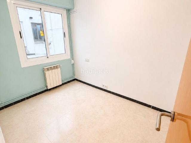 Piso en venta en Castellar del Vallès, Eixample Can Bogunyà. Amplio y luminoso piso de 4 habitaciones con balcón en pleno centro de Castellar del Vallés. Pisos Castellar del.