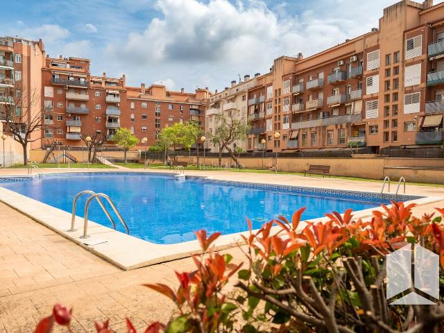 Piso en venta en Castelldefels, Castell Poble Vell. IDEAL PISO EN FINCA SEMINUEVA. Pisos.