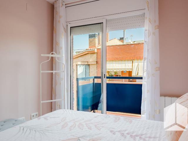 Piso en venta en Castelldefels, Centre. ÁTICO REFORMADO EN EL CENTRO DE CASTELLDEFELS. Pisos.