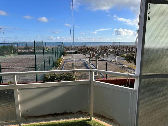 Piso en venta en Castelldefels, Baixador. APARTAMENTO PLAYA 1ª LÍNEA DE MAR CASTELLDEFELS. Pisos.