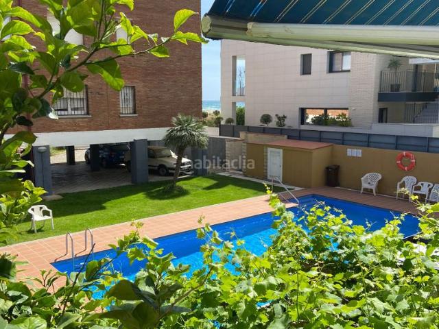 Piso en venta en Castelldefels, Baixador. PISO EN LA PLAYA ! VISTAS AL MAR. Pisos.