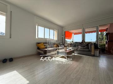 Piso en venta en Castelldefels, Bellamar. PISO CON VISTAS AL MAR CERCA PLAYA CON TERRAZA Y PISCINA. Pisos.