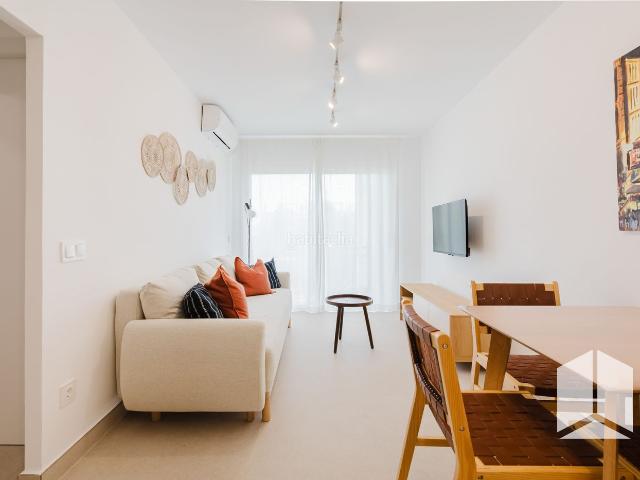 Piso en venta en Castelldefels, Bellamar. Piso de 45 m con 2 dormitorios y terraza en Castelldefels. Pisos.