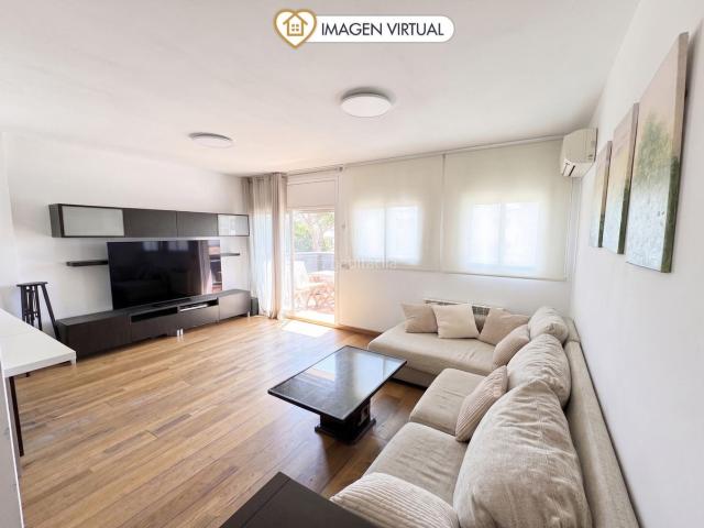 Piso en venta en Castelldefels, Granvía Mar. Luminoso piso con terrazas y plaza de garaje a menos de 800 metros de la playa de Castelldefels. Pisos.