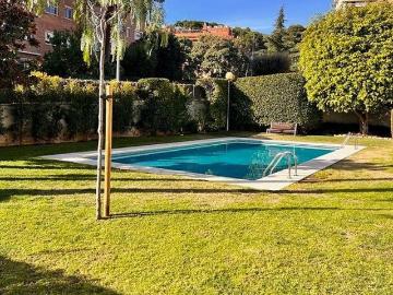 Piso en venta en pasaje Maduixes, Castelldefels, de 105 m² 4 habitaciones por 650.000