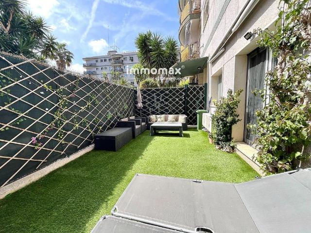 Piso en venta en calle Del Pintor Serra Santa, Castelldefels, de 144 m² 3 habitaciones por 585.000
