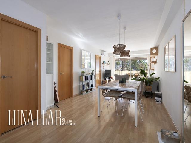 Piso en venta en Castelldefels, El Poal. FANTÁSTICO PISO REFORMADO CON GRAN TERRAZA Y VISTAS AL MAR EN EL POAL, CASTELLDEFELS. Pisos.