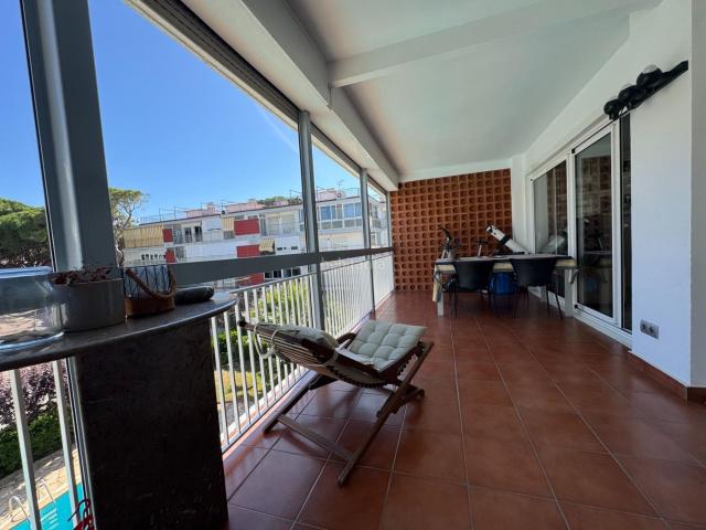 Piso en venta en Castelldefels, La Pineda. Piso dos dormitorios zona playa. Pisos.