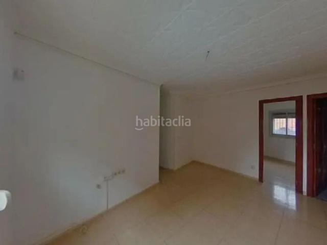 Piso en venta en Castelldefels, Vista Alegre. Castelldefels, Barcelona. EN RENTABILIDAD se vende alquilado, no se puede visitar ni hipotecar. Pisos.