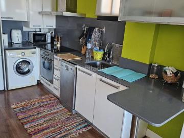 Piso en venta en Castelldefels, Vista Alegre. Se vende piso de dos dormitorios con plaza de aparcamiento en Els Canyars de Castelldefels. Pisos.