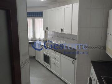 Piso en venta en Castrillón, Coto Carcedo. Presentamos un extraordinario piso en venta, una joya localizada en la tranquila y prestigiosa urbanización de Coto Carcedo piscin. Pisos.