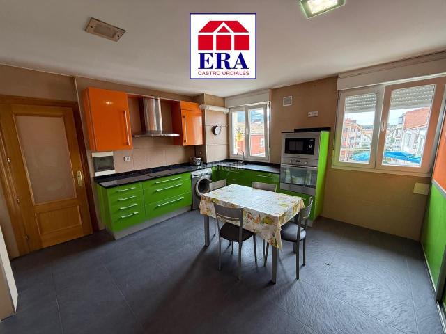 Piso en venta en Castro Urdiales, Centro. OPORTUNIDAD ÚNICA! VIVIENDA EN PLENO CENTRO DE CASTRO URDIALES. Pisos Castro.