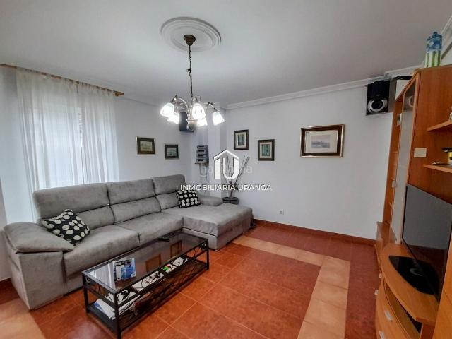 Piso en venta en Castro Urdiales, Oriñón Allendelagua. Amplio Dúplex en Urbanización Privada en Oriñón con Garaje, Trastero y Terraza. Pisos Castro.