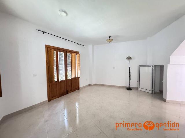 Piso en Venta en Carmona