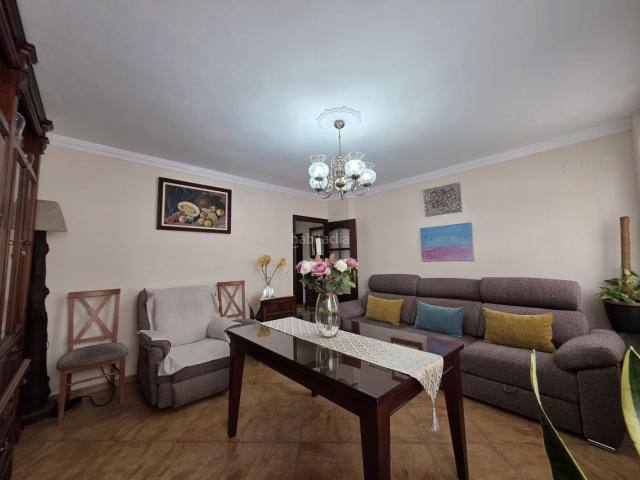 Piso en venta en Carmona. Piso en venta en Carmona, 2 dormitorios. Pisos.