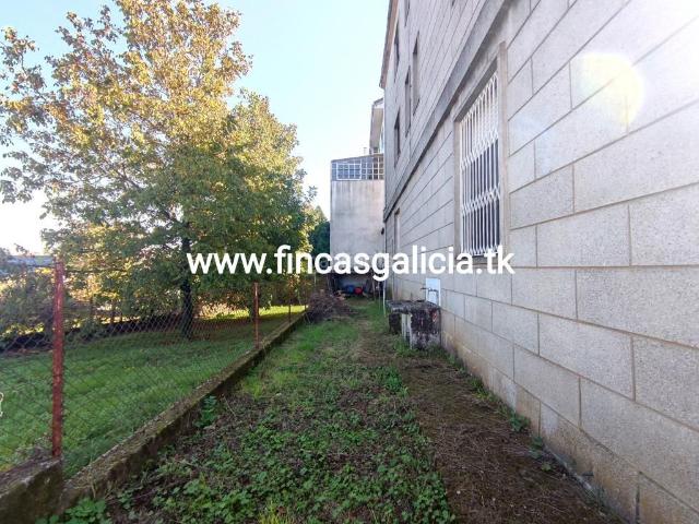 Piso en venta en Carballiño O. 2 pisos bajo y pequeño jardín. Pisos Carballiño.
