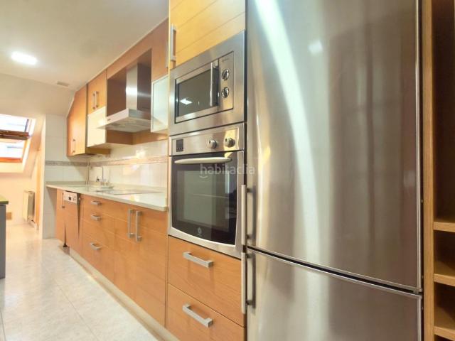 Piso en venta en Carballiño O. Piso en venta en el centro de Carballiño con 2 habitaciones y 2 baños. Pisos Carballiño.