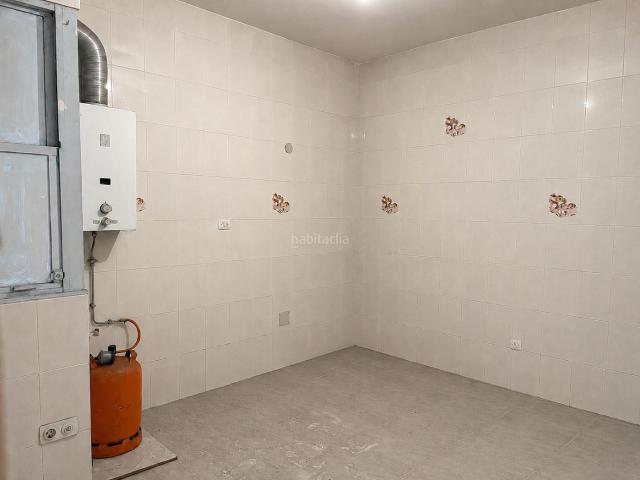Piso en venta en Carballo. Una oportunidad para quienes saben ver el potencial de una buena reforma. Pisos.