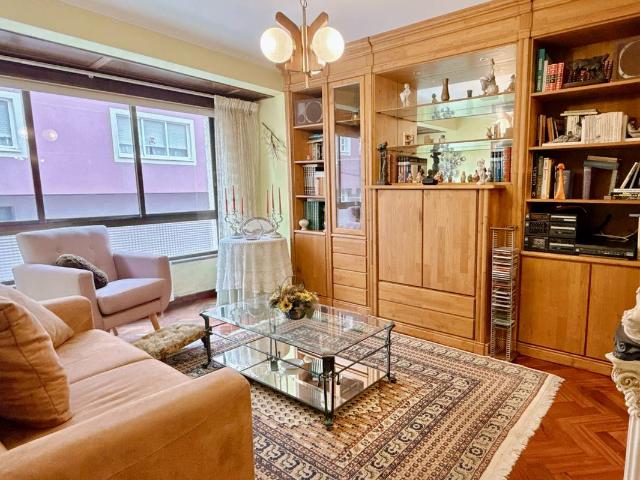Piso en Venta en Carballo