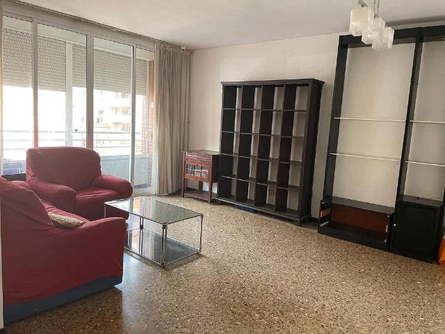 Piso en venta en carretera De la Bordeta, Barcelona, de 90 m² 4 habitaciones por 399.000