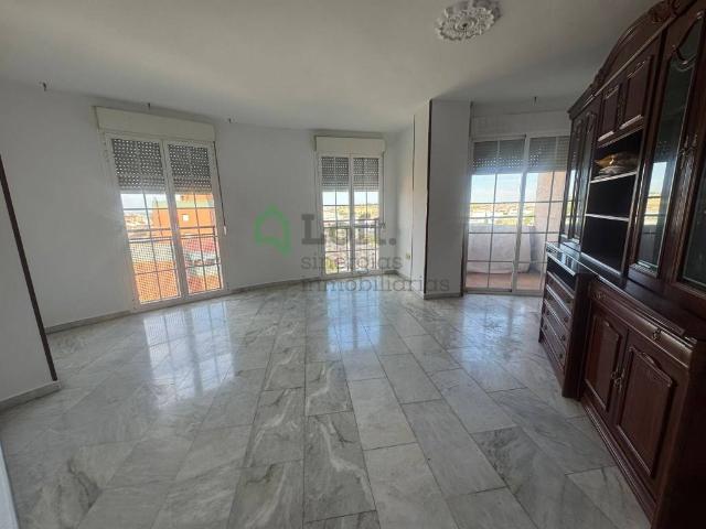 Piso en Venta en Carretera de Sevilla Los Montitos
